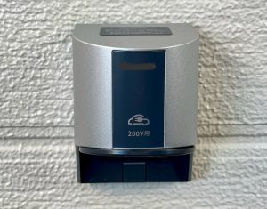 初心者のための家庭用EV・PHEV充電完全ガイド！充電器選びから費用まで解説します！